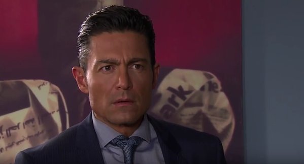 PlayersRole's tweet photo. ¡Un atentado le quitará la vida a @MontserratMoret! #PasiónyPoder 9:25 pm MX https://t.co/CZMb3LubAm @EladioPYP_ https://t.co/qdiSL2Nsu2