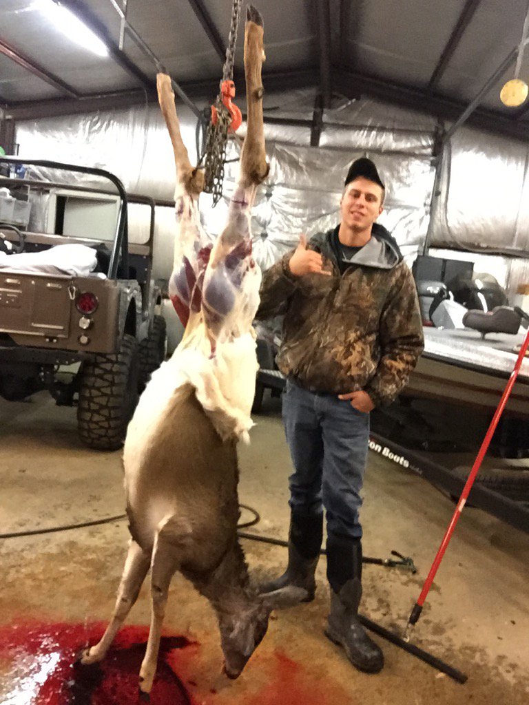 leexxyybaby's tweet photo. My love got a huge doe tonight 😁 https://t.co/N4M2536NQY