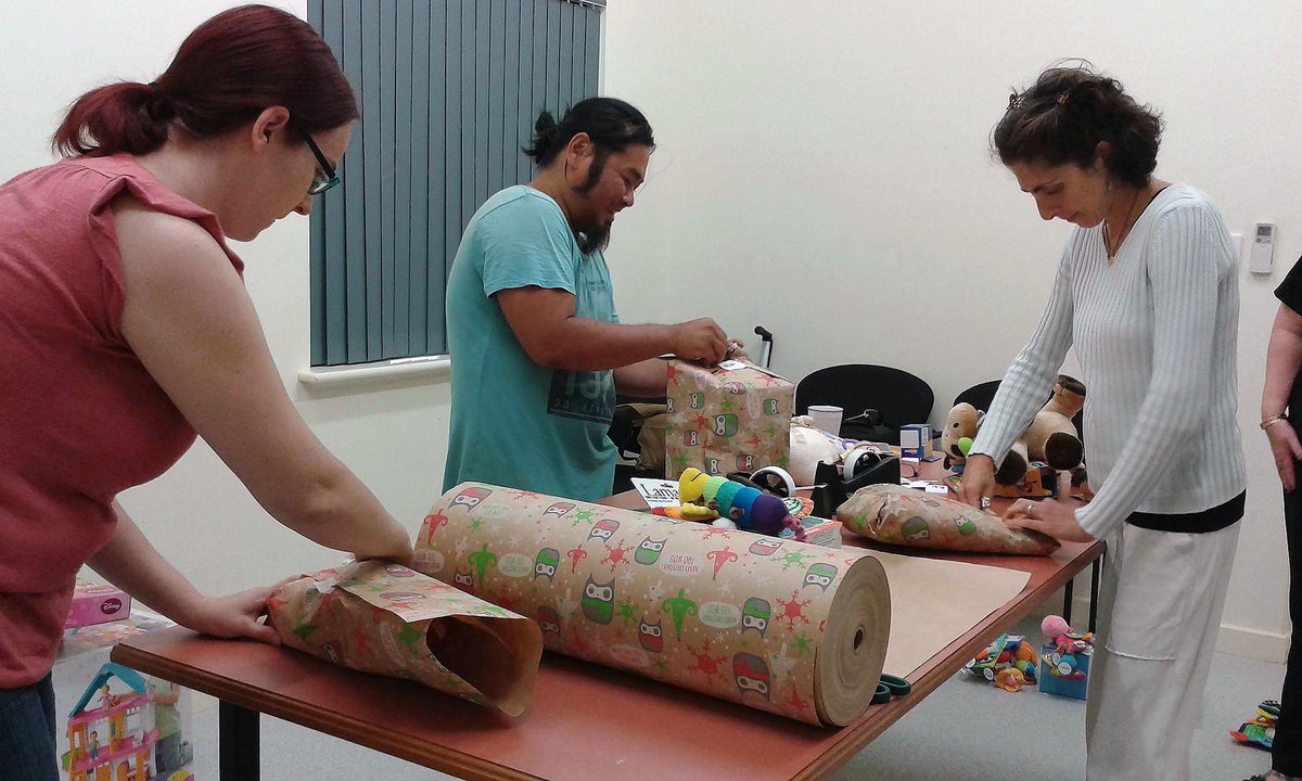 BigHelpMob's tweet photo. Help Outcare wrap presents for prisoners' kids next Monday. #volunteer #perth #socent https://t.co/zRbCTuMhXF https://t.co/RGZh3JhzAK