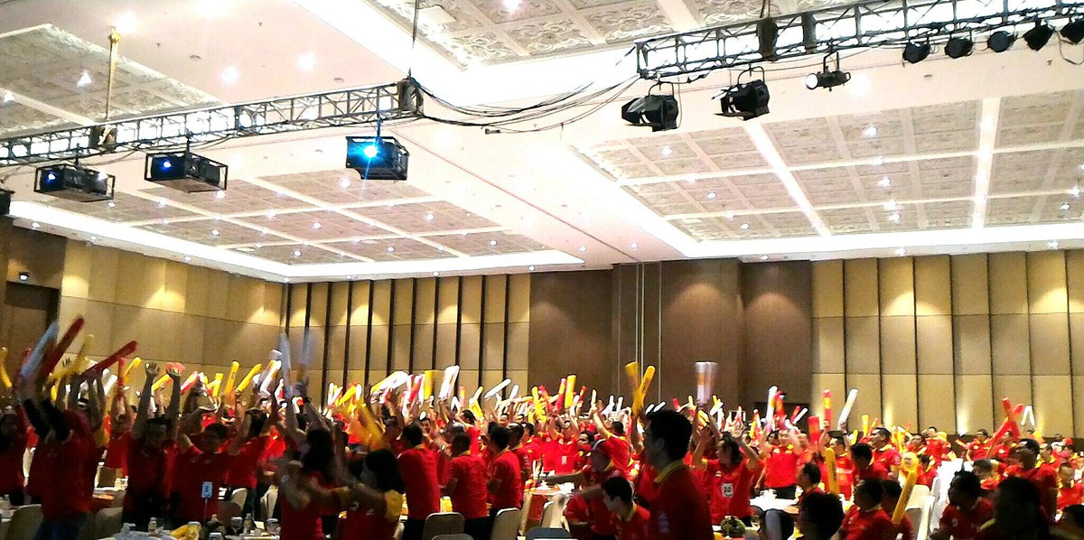 evaro271's tweet photo. One spirit to win the lap! @IndosatOoredoo  #speedupandwin #indosatjabo https://t.co/7FwKZy7Lne