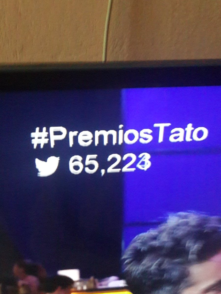 gabilop1's tweet photo. #PremiosTato que mentiraaaaaaa  papá https://t.co/tnmWAw8HMr