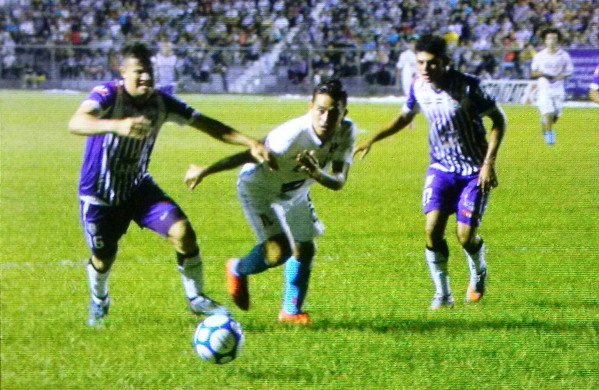 ElMundoSV's tweet photo. RT @Urbina27Wilson: #LMF Final del partido. 
@cdchalatenango 1-1 @AlianzaFC_sv 
https://t.co/1aOVIIIBjz
