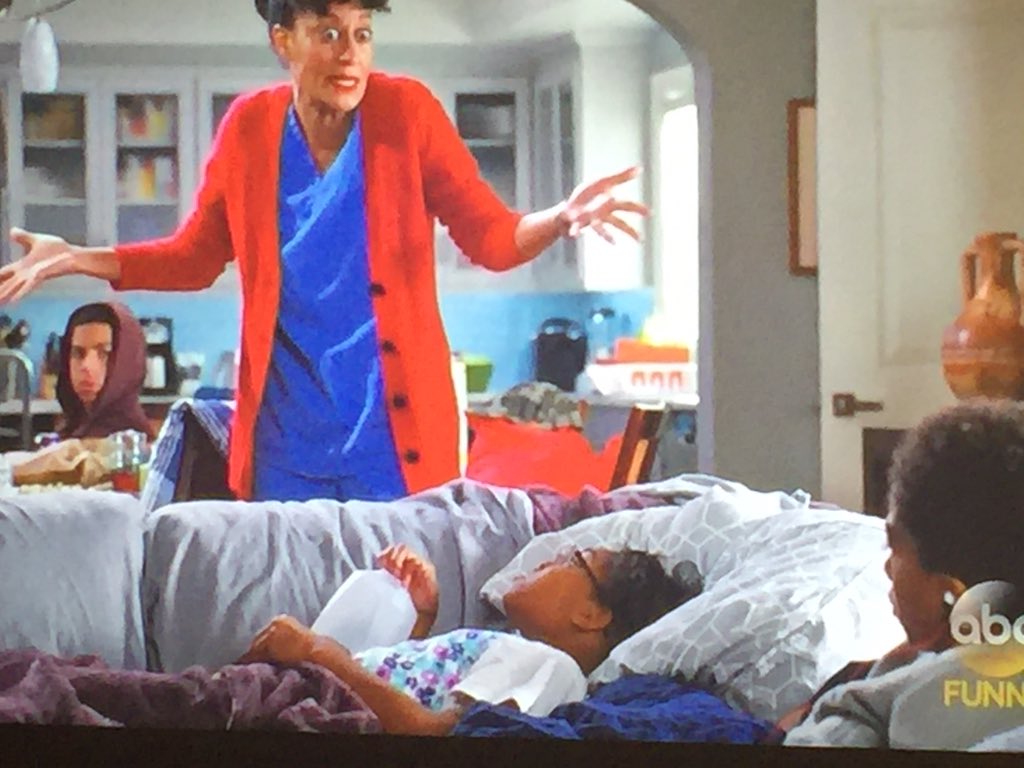justmediaworks's tweet photo. #blackish is hilarious. #standingisforsheep #billionairetechartist #reallybadthings https://t.co/X77lxNk9Ha