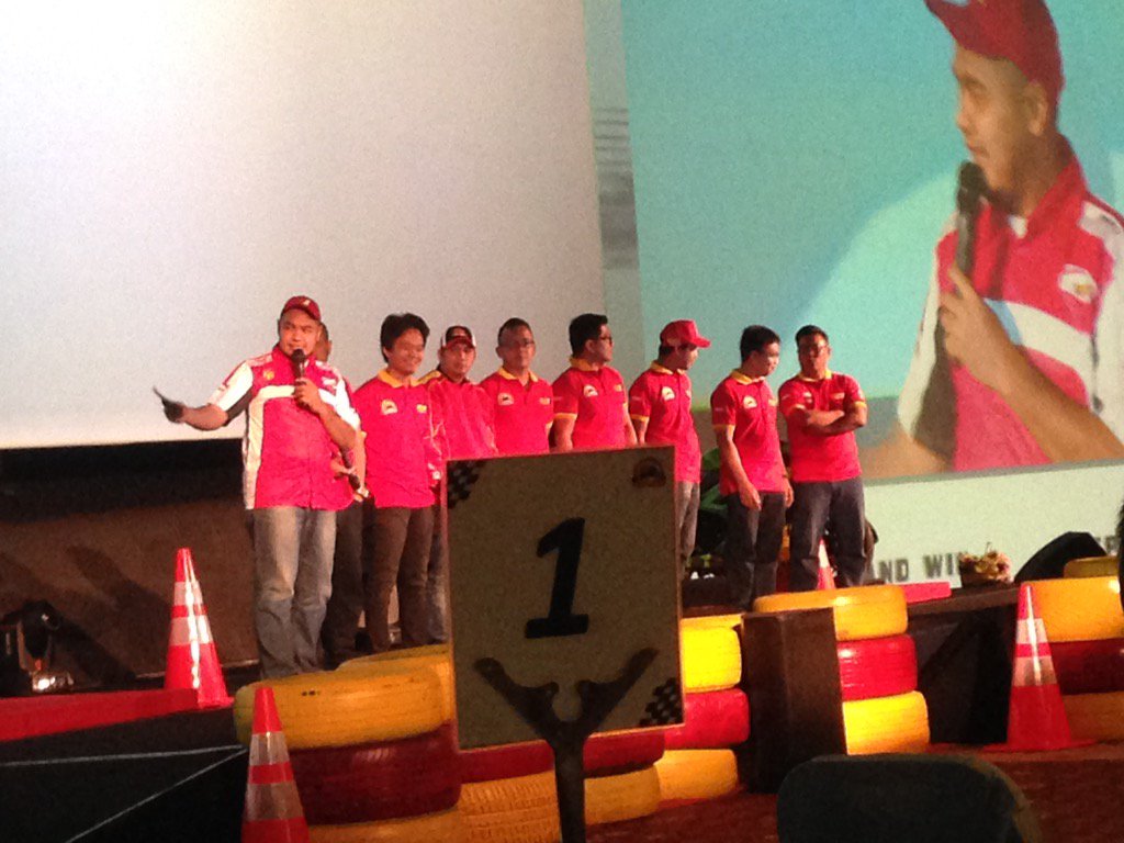ghwin's tweet photo. Racers yg akan berlaga...
Vote for CWJ- the overtakers.
@IndosatOoredoo
#speedupandwin
#goCWJ
#theovertakers https://t.co/kjBKG3G4B4