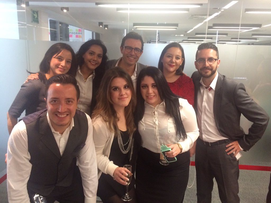 dmoran_sephora's tweet photo. @SephoraMX proud to have @Calvin_Sephora in the house! #inspire #teach #play #MerchantPower @pepe_romano @natizarate https://t.co/Trv83rBOZk