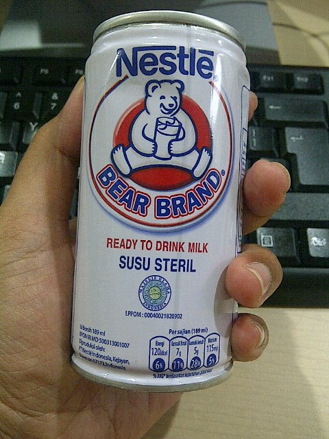 pyur70's tweet photo. Ditemanin si beruang putih.... https://t.co/D70Ezct8Ce