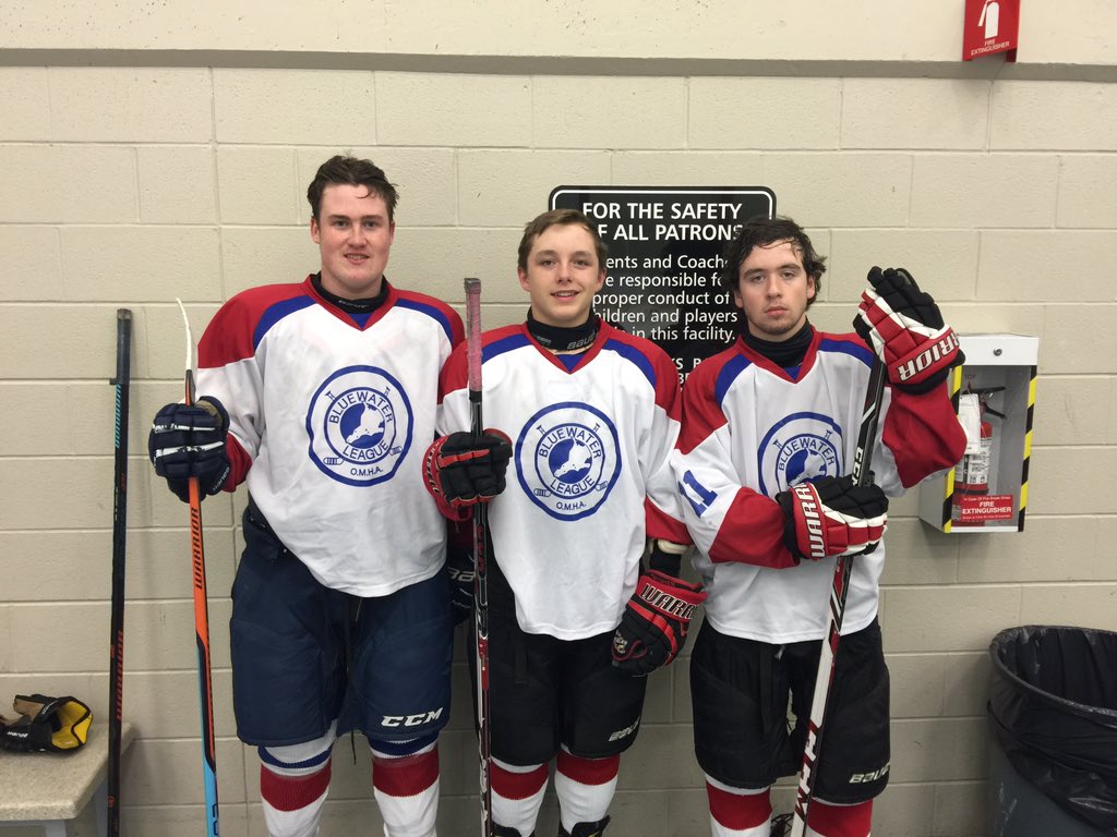 ImtheKING_77's tweet photo. Great night playing at the all start game with all these beauties #widespeed #windsorboys #tecpuck ⭐️⭐️🚨🚨⚫️ https://t.co/66PpUkKnyG