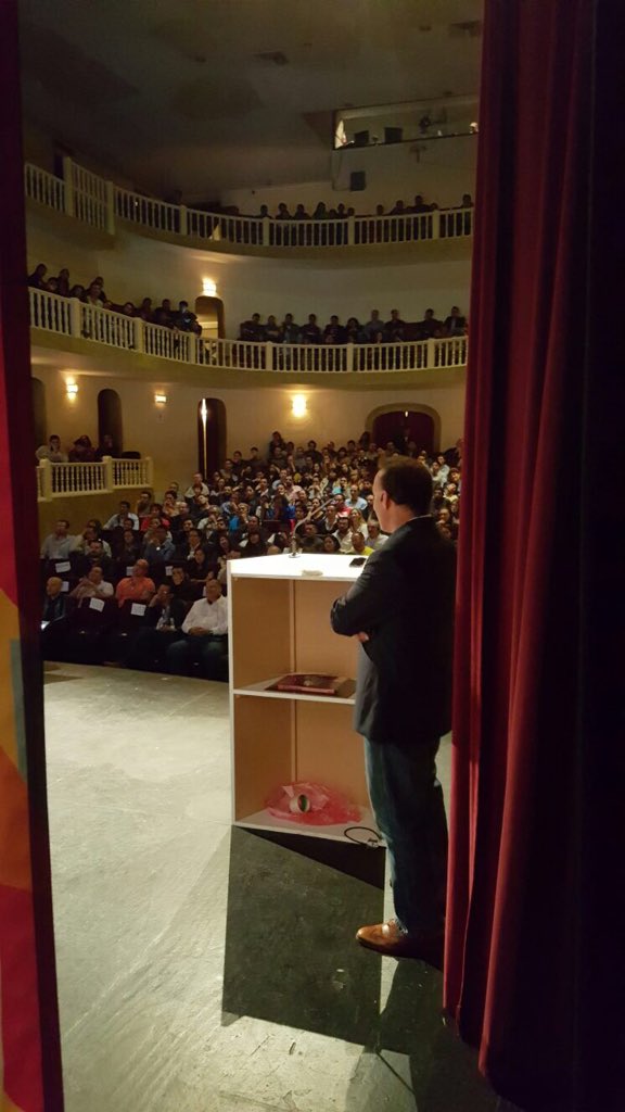 FestivalSWITCH's tweet photo. "Mi consejo para startups mexicanas es que se enfoquen en los dispositivos móviles" - @acwiedlin. #SWITCH2015. https://t.co/z6i33b2PdN