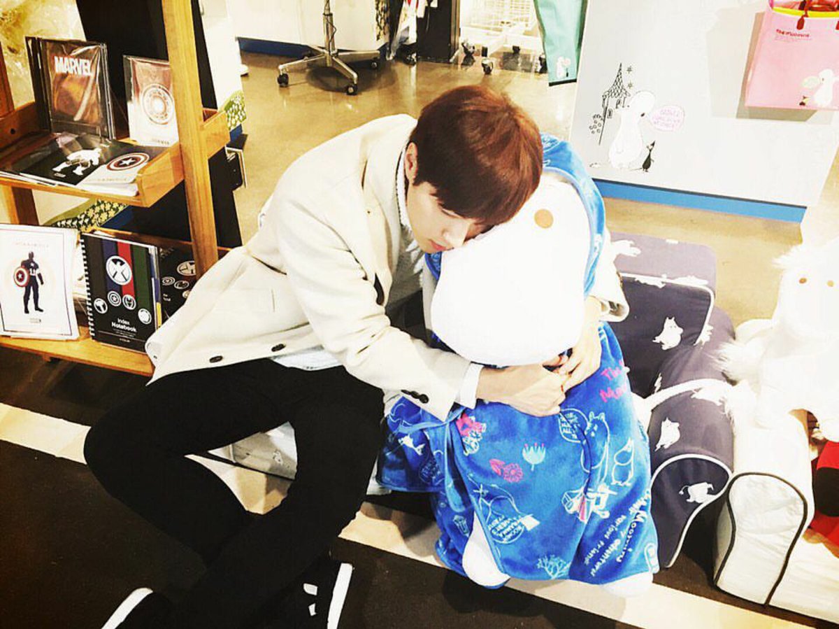 limited_69's tweet photo. 151203 엘스타그램 Update!
kim_msl
https://t.co/ZSlH2jtpsH https://t.co/lC3cHhZSjE