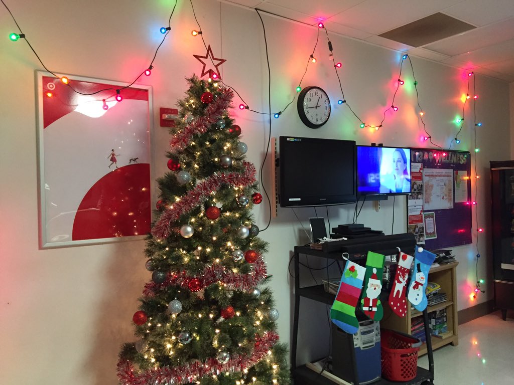 irene4target's tweet photo. Happy Holiday from T1349! 🎄🕎🎁 https://t.co/BoGxhBkOdM