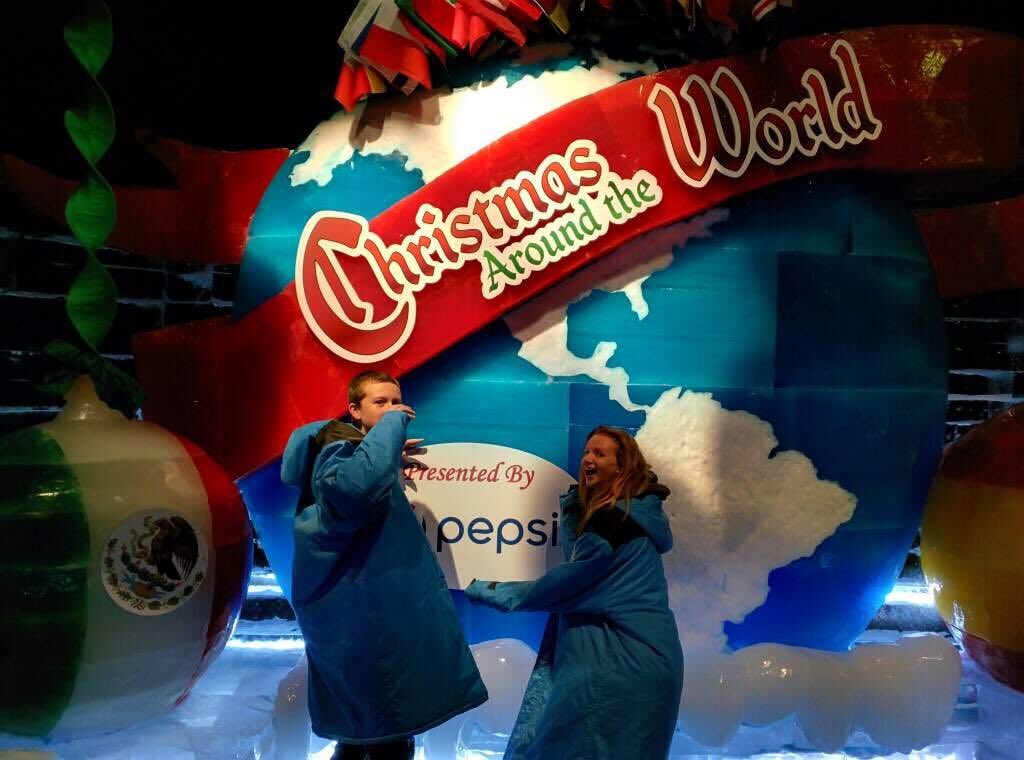 MadisonPotatoe's tweet photo. Youth group BONDING TIME at the Gaylord ice show! @GaylordHotels @FBC_LakeDallas @Lucas_Pinckard @ThaGrahamCracka https://t.co/CJUKtdSuXM