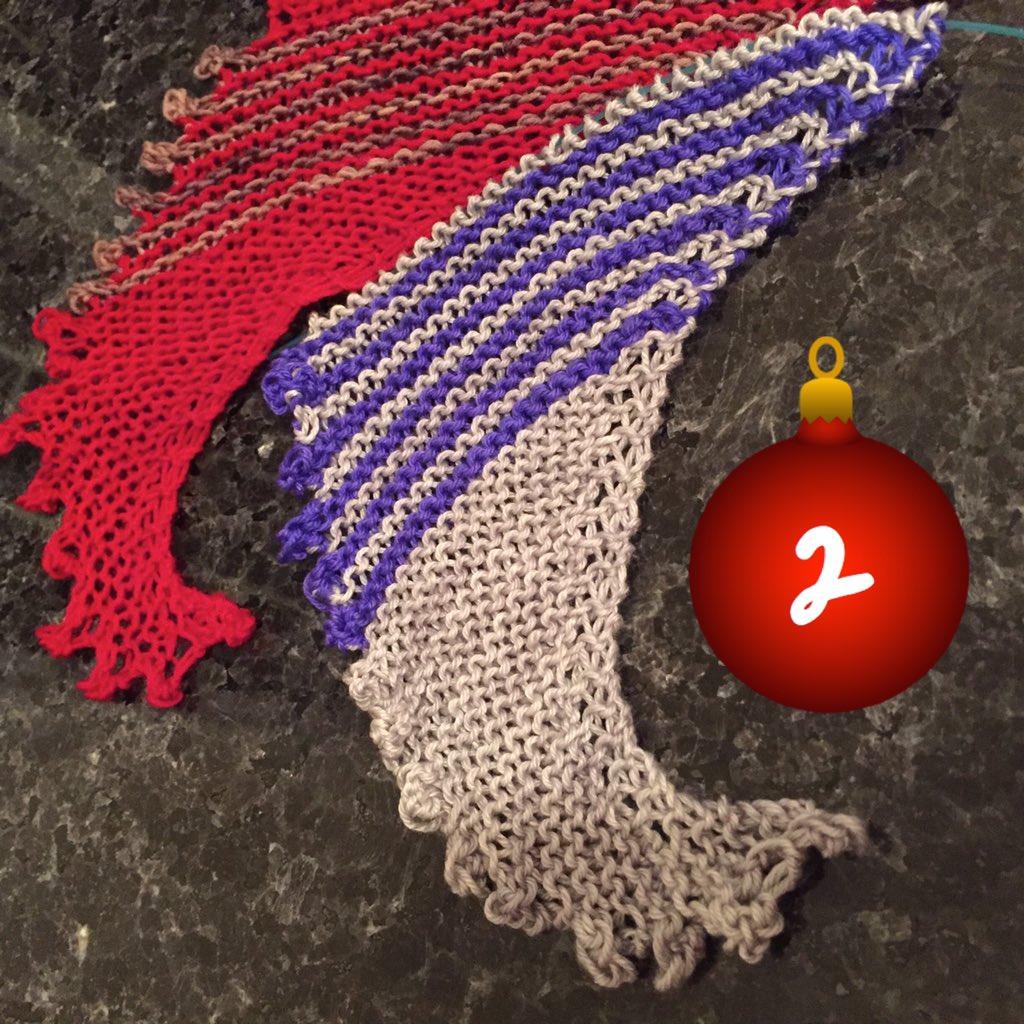 Day 2 - Advent KALendar Shawl ravelry.com/patterns/libra… #adventkalendershawl