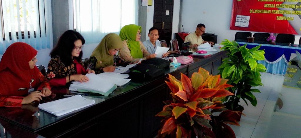 Anna_Rkbm's tweet photo. Pengawasan pengendalian implementasi PP 46 th 2011, ttg penilaian prestasi kerja dari BKN Jkt. Alhamdulillah oke.. https://t.co/VFP6xpF9H5