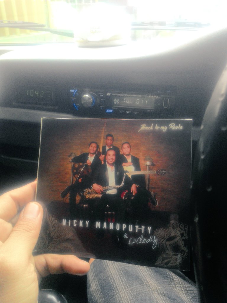 mr_sagala's tweet photo. JALANAN MACET?
Ini obatnya..
Nikmati suguhan yg berbeda dari album ke 2 bung @NickySaXX #Back2MyRoots https://t.co/eztesMLFcS