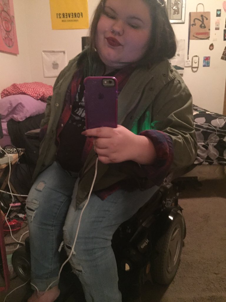 queen_kolbee's tweet photo. why does Kylie Jenner wanna be me so bad https://t.co/VKFRmUvQci