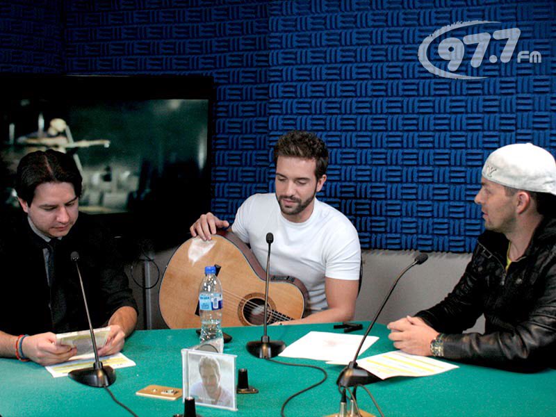 MarianaOgarrio1's tweet photo. @alex_aguilare Hoy hace un año gracias a ti, fui inmensamente feliz.❤️😭 #Streaming977 @pabloalboran 📻☺️🎤 https://t.co/5SfM1zeE8G