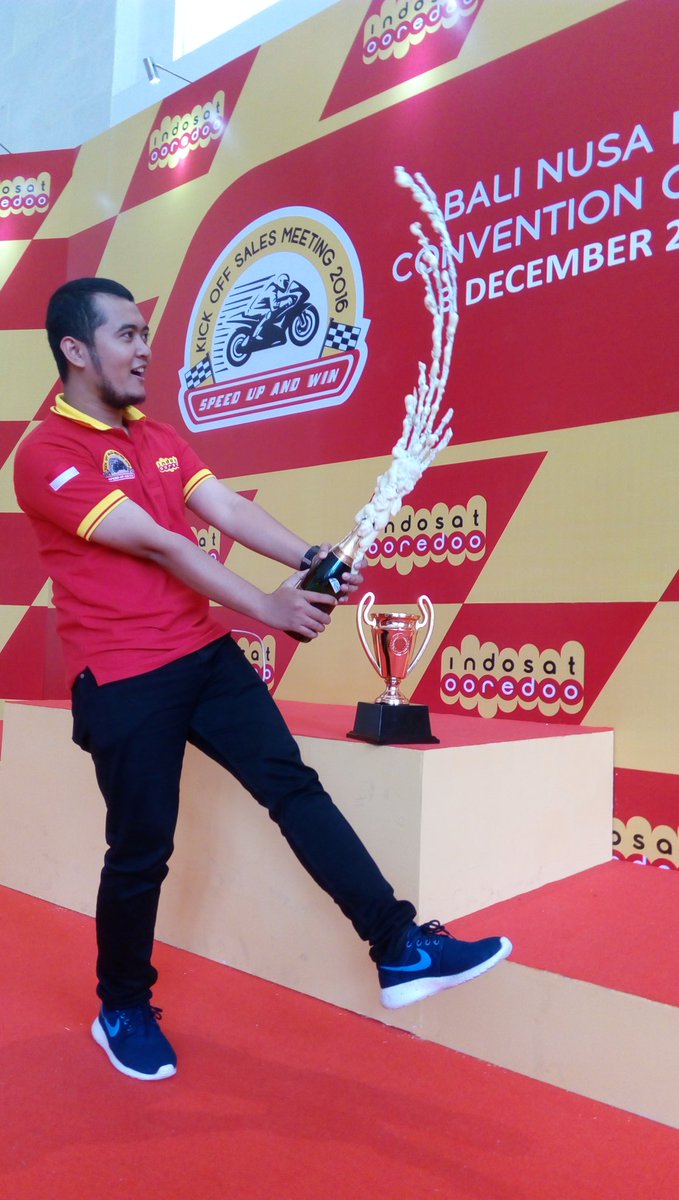 Rievee07's tweet photo. clbrate our GREAT FINISH &amp; PREPARE EVERYTGING in 16 to OVERTAKE ANYTHING frm d'othrs @IndosatOoredoo #speedupandwin https://t.co/cwQeXMBjNs