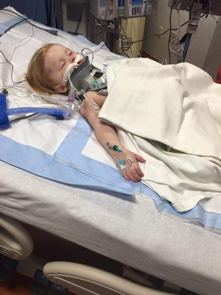 Katie_KAM's tweet photo. This baby is fighting for her life because some low life used her as his punchin bag! #prayforkinsley #prayerchain https://t.co/eYmtKJ9tWg