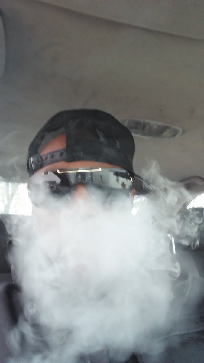 AnthonyKeyes5's tweet photo. Smoke break https://t.co/5uaN0psCPM