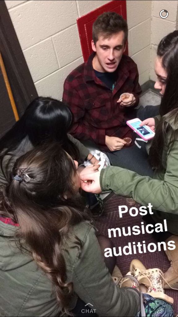 oliviafavata's tweet photo. first musical pic of the year that sums up our friendships❤️ #savethechip @PorschaColville https://t.co/wRvm3DeE6Q