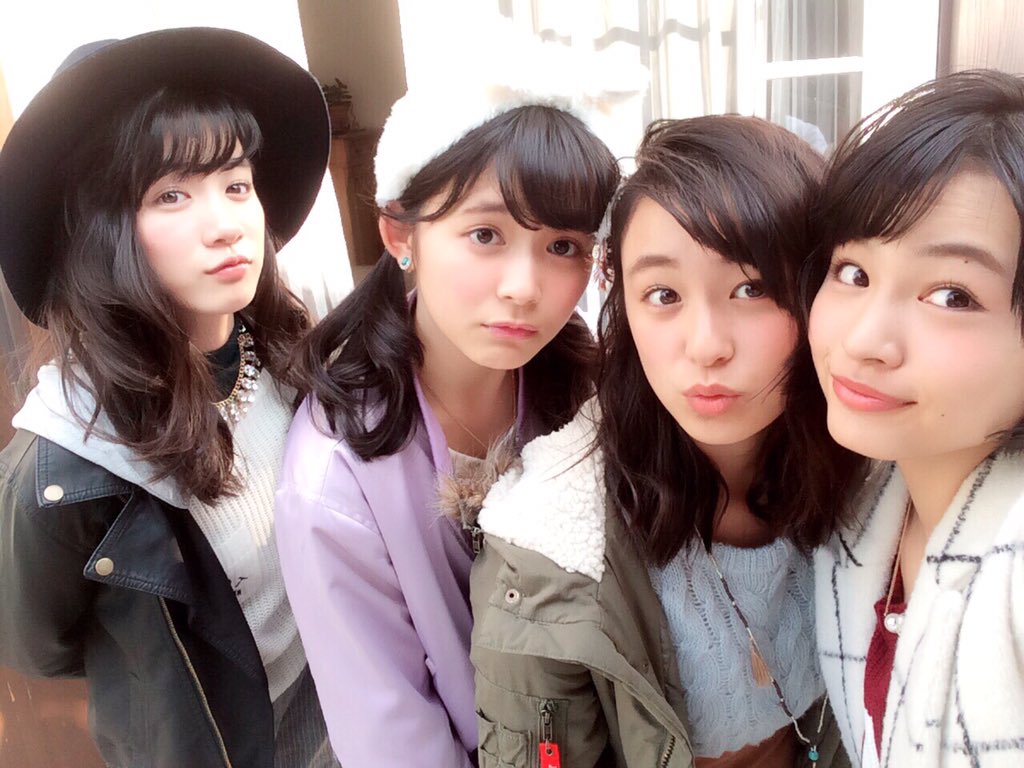 Nicola ニコラ 大谷凜香です 今月号のニコラ クリスマス号に念願の4人表紙です Rmrmでまたページ飾れたのも嬉しい みんないつも応援してくれて本当にありがとう みんながいてくれたから 表紙や着まわしできたよ 撮影1つ1つ魂込めて頑張ります