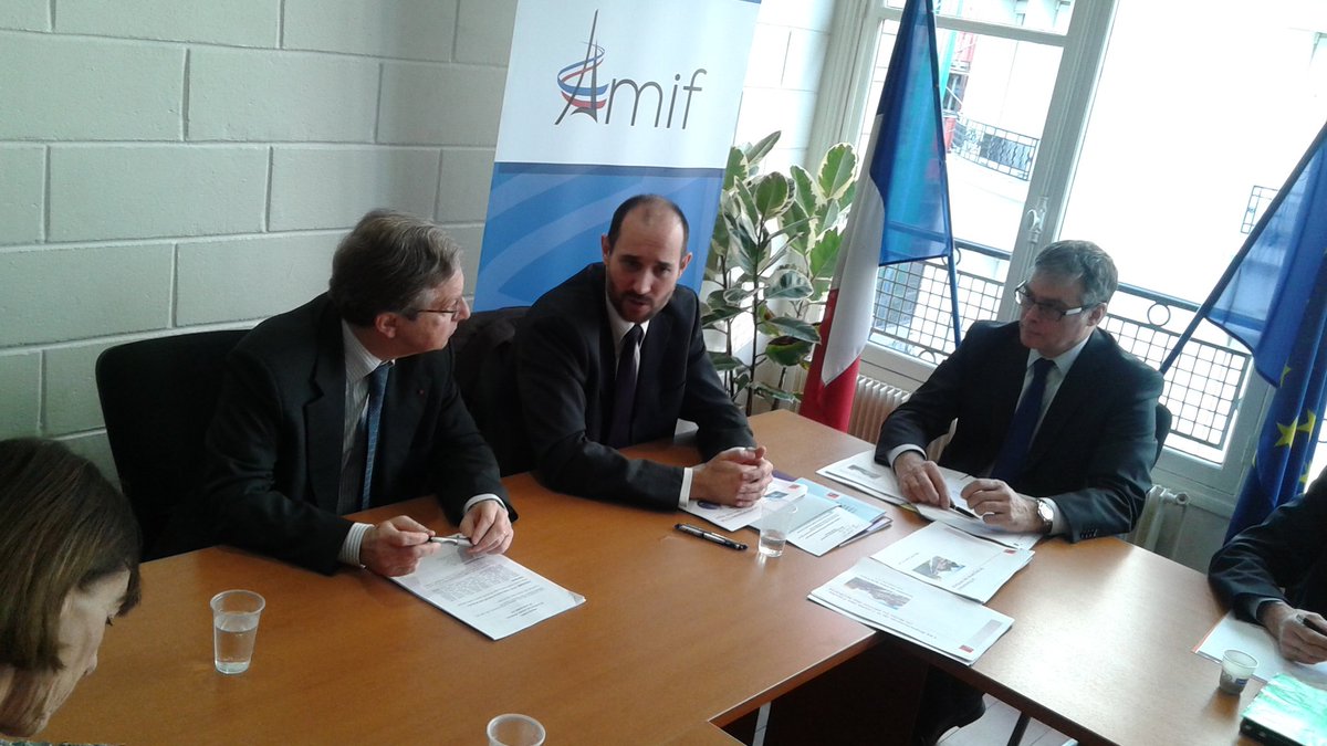 AMIF_asso's tweet photo. La commission #finances a le plaisir de recevoir Régis Pélissier, Directeur régional #IDF de la @CaissedesDepots https://t.co/rORv5QvlvT