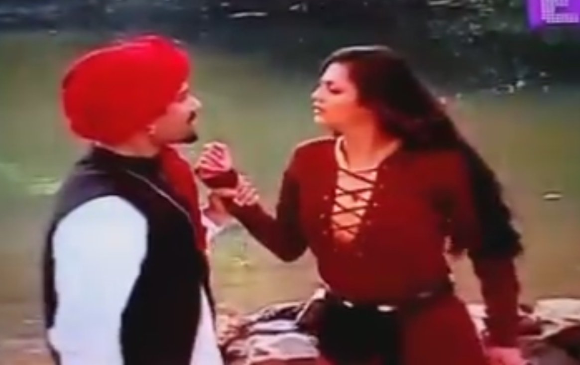 DrashtiSuppoter's tweet photo. E24 seg #EkThaRajaEkThiRani new entry
https://t.co/qSlc8GPNHi https://t.co/ZbqHmTGgye