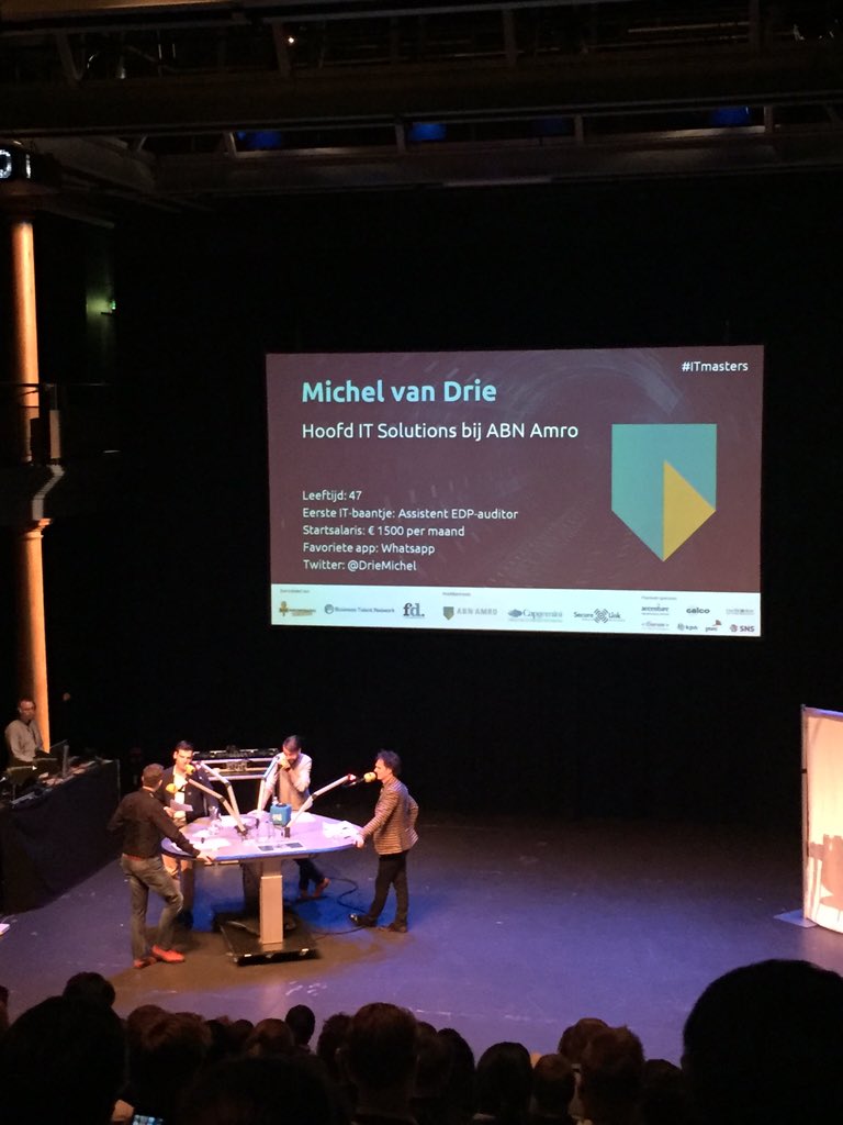 micheleborsje's tweet photo. Onze @DrieMichel nu aan het woord. Legt nu uit hoe we samenwerken met onze vendoren in India #itmasters https://t.co/iOLi7EtQML