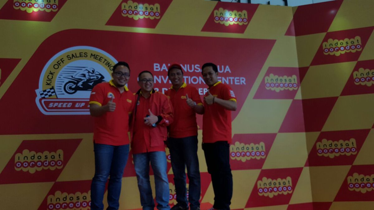 nicopradana8's tweet photo. foto bareng president Indosat Ooredoo #speedupandwin https://t.co/pVKVjWaa2R