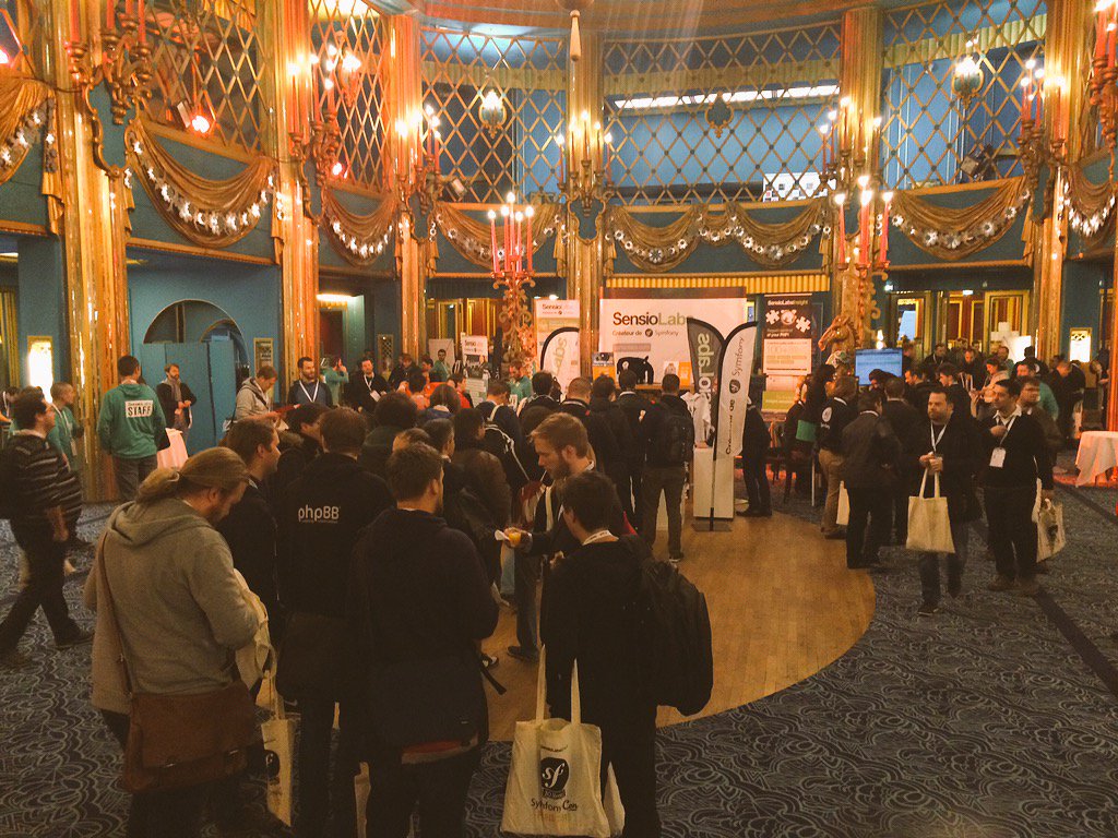 symfonycon's tweet photo. #SymfonyCon Paris is starting! Doors are open and there is already a line for the elephpants! https://t.co/LThpvhpPR8