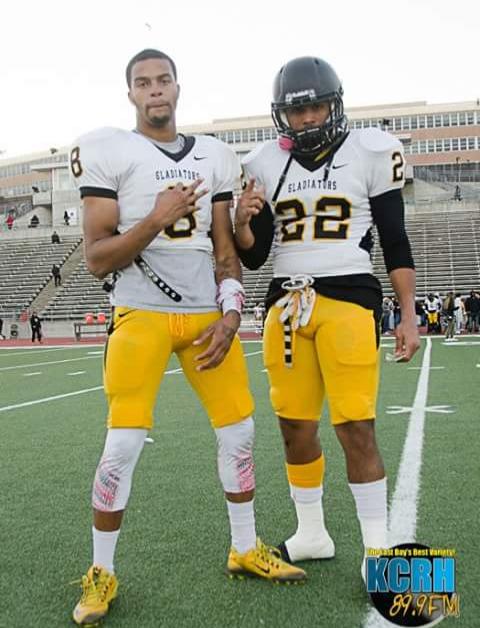 StaceyXXII's tweet photo. My savage and I ๐๐๐๐ซ๐ซ๐ฑ #22problems #LackOfWorries https://t.co/LuXm26rHgW
