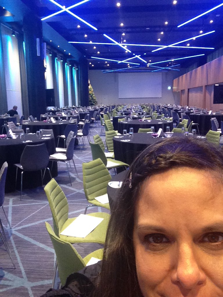 hannigan42's tweet photo. Come on hurry up! All by myself! 10 mins til u can register! @Parents_Plus #PPConf15 #crokeparkevents https://t.co/vgh0cFm5Yr