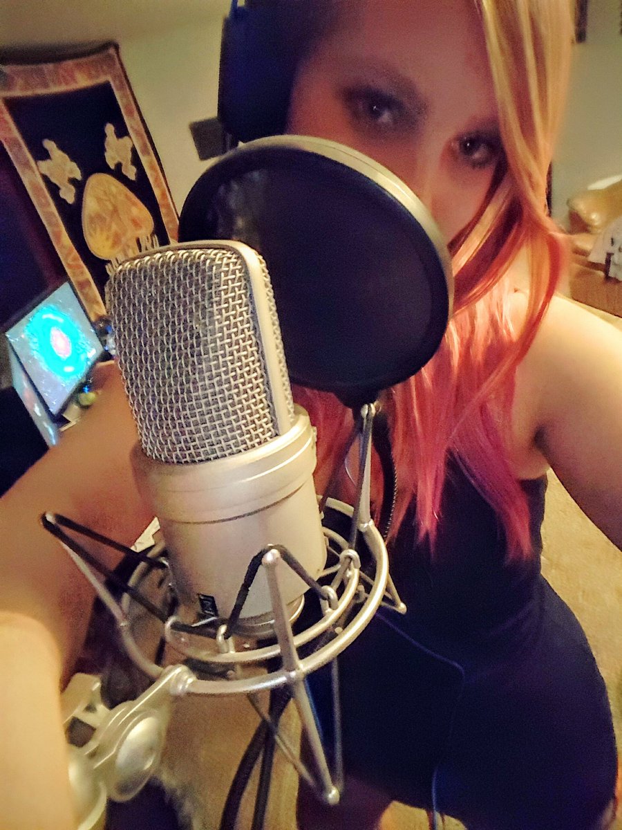 Fnlly finishing my latest vocal project 🎶🎤♡ #vocalist #femalevocalist #EDMvocals #housevocals #housemusic #vocallife