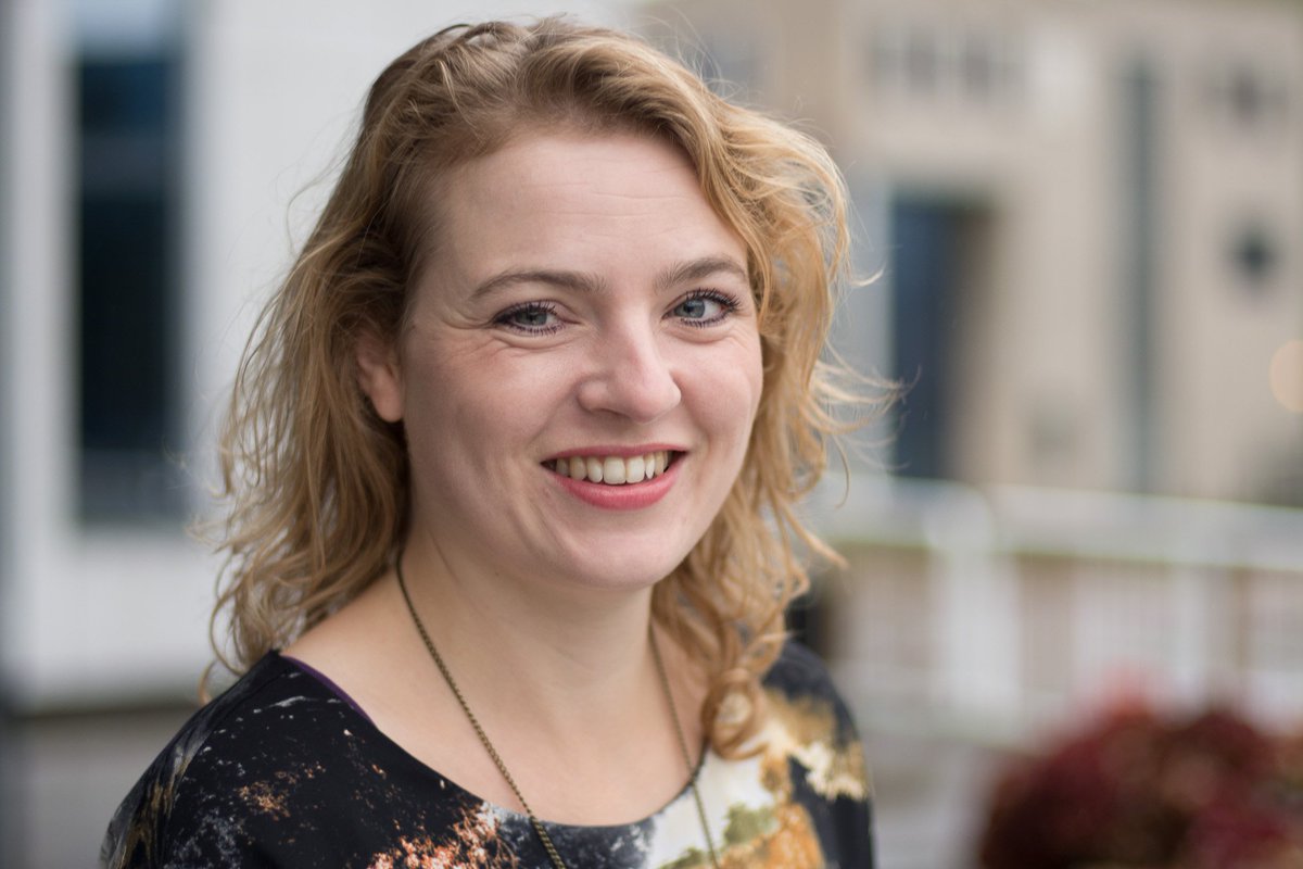 Mooie profielfoto net als Barbara @bsmit_design van barbarsmit.nl? Ga naar bit.ly/1HCf8wS