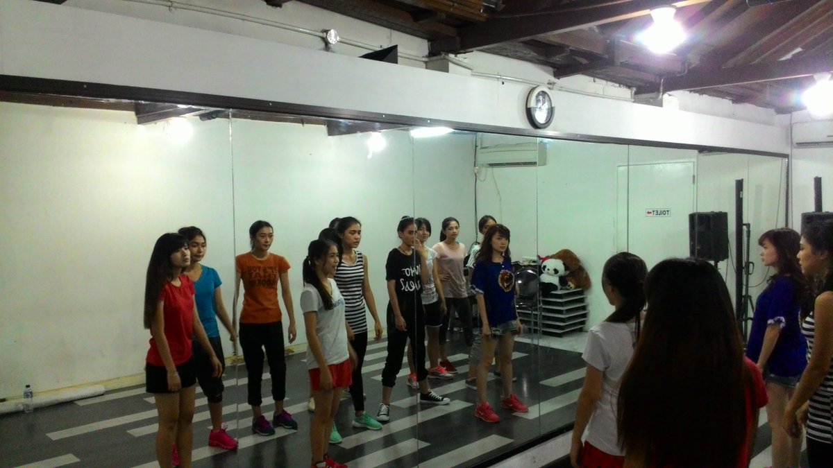 WeCanBeWinners's tweet photo. Masih berkutat dengab latihan, sekarang sama ka @adilafitri https://t.co/HnWkRNC2Bt