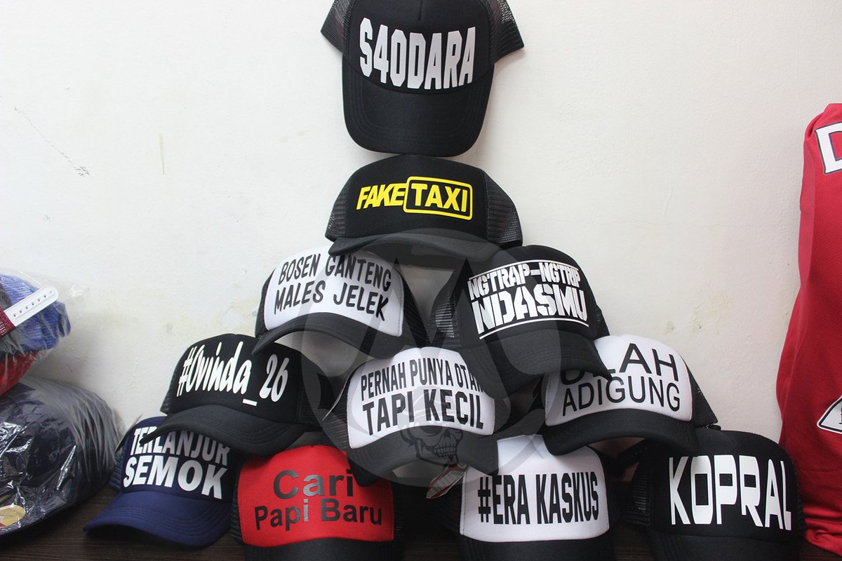 MyCustomHat's tweet image. PALING HITZ! trucker hat custom dengan kata-kata dan design sesukamu, banyak pilihan warna.

PIN: 263873B7