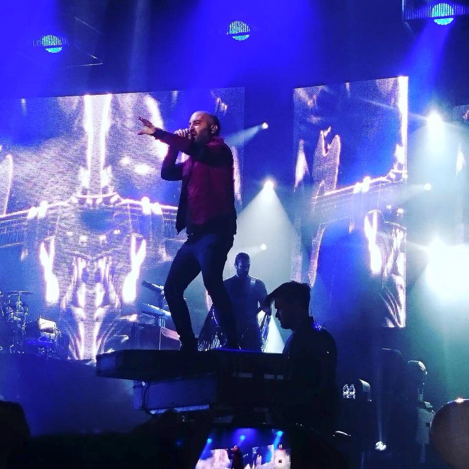 negramara83's tweet photo. @Negramaro stai attentooooooooo!!!📢📢🙆🙆🙆#lrsatour #Acireale stasera raddoppiate la dose!buona #secondaluna👍👍😘😘 https://t.co/Qjd546U3eT