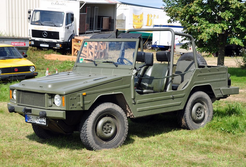car_curious's tweet photo. Volkswagen Iltis: inspiró a los ingenieros de Audi a introducir la famosa tracción quattro en competición y turismos https://t.co/RRgAJ7KFgl