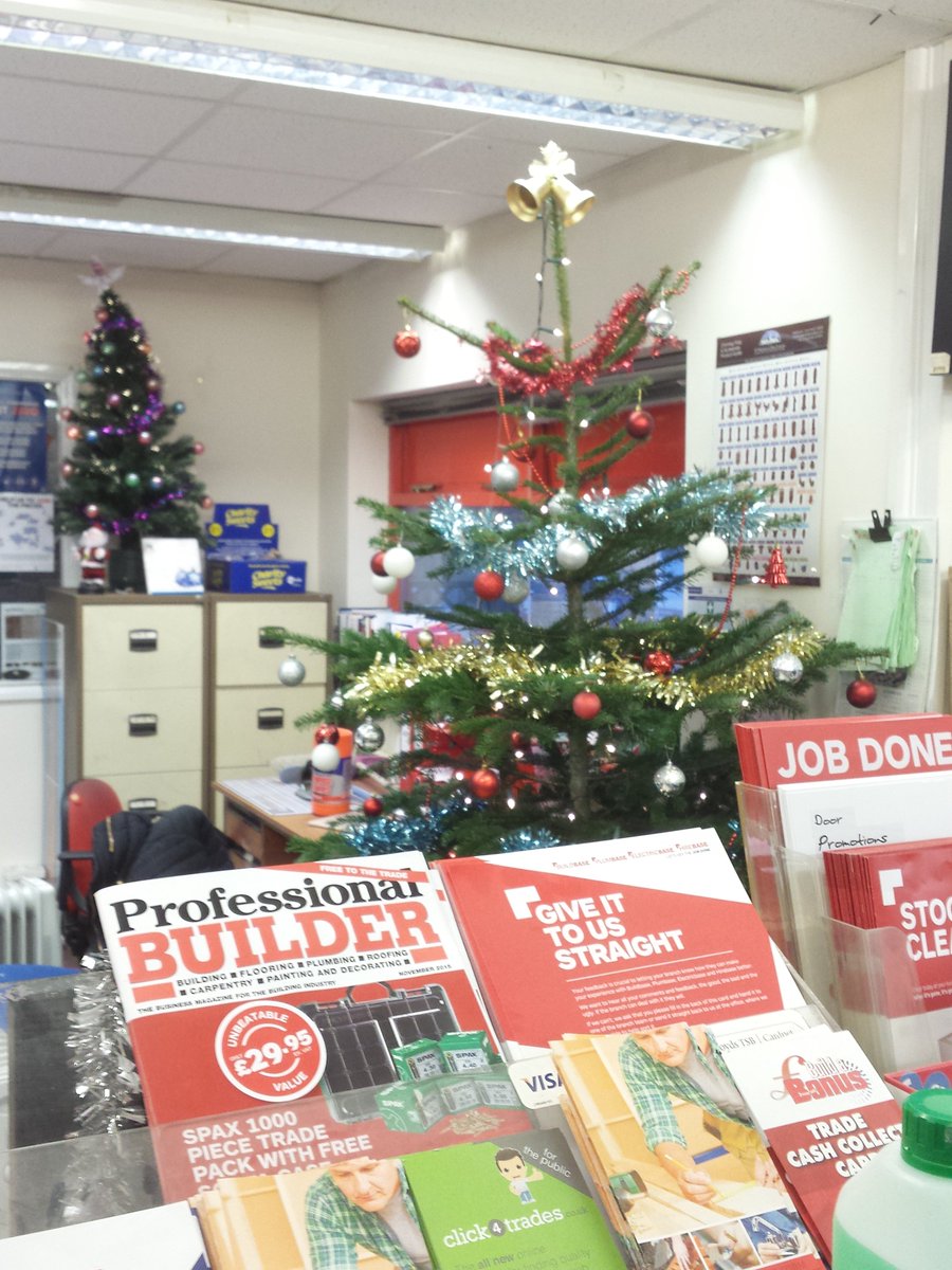 LakesAshbourne's tweet photo. Merry Christmas from @LakesAshbourne thanks @Ozzieswfc1867 for the decorating skills!! #MBB2015 #Buildbase https://t.co/s0jVLADT5H