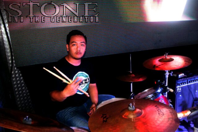 <a href="/StonesATG/">Stones&TheGenerator</a> live at Andik Futsal Depok #drummer