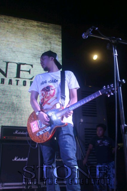 <a href="/StonesATG/">Stones&TheGenerator</a> live at Andik Futsal Depok #leadguitar #vocal
