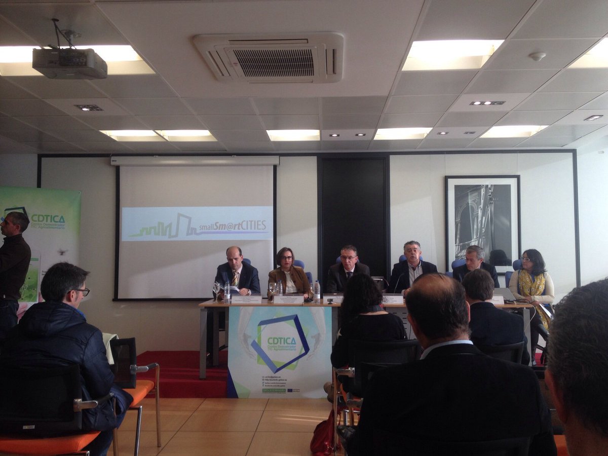 FundecytPCTEX's tweet image. Estamos en el I Foro #SmallSmartCities presentando las Líneas de Financiación de #H2020 #Competitividad #Innovación