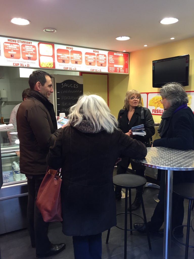 Jacobelli2015's tweet photo. Rencontre avec les commerçants de Thionville. https://t.co/fpr647tfvq