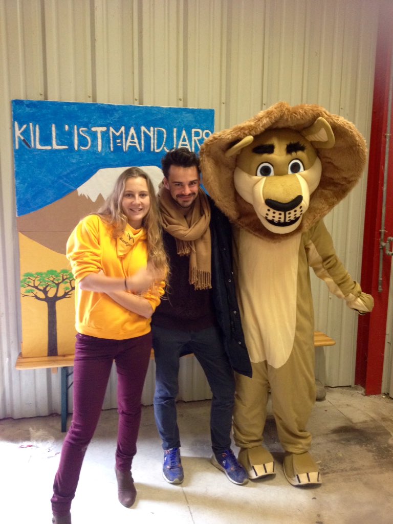 killistmandjaro's tweet photo. Entre L'@Alchimlist et La Kill'ist il y a que de l'amour ! #CampagnesECM #love #BDE #BDS https://t.co/8fIIXGM8m4
