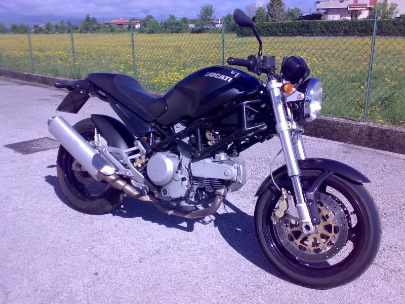ebeagle24's tweet photo. #Ducati #Monster 620 del 2002 (1.950 €) https://t.co/db8r3OEEgm #moto #biker #ducatisti https://t.co/bIcIuFvtId
