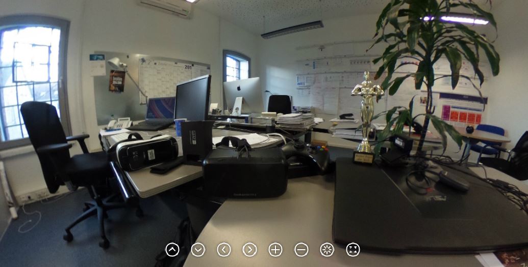lazydgg's tweet photo. #dezemberdesk #careerloft #blicksta Ein Büro voller VR SchnickSchnack und ein 360° Foto: https://t.co/LOlEEW0cqC https://t.co/9zqc9j7oUk