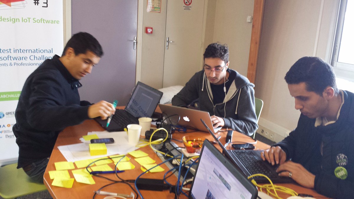 GreenCodeRaba's tweet photo. @forgelogicielle @ISTIA_Angers ICIIII @groupeesaip Batiment A étage 1 ==> Co Working Barcelone #RabatTeam https://t.co/ADz0Pstye8