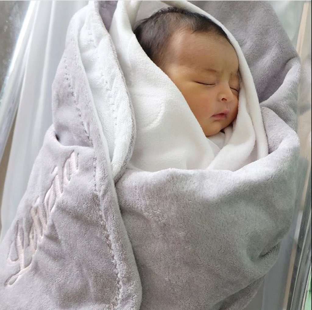 MaineAlden16's tweet photo. OT: Baby Maria Letizia is so pretty OMG! Congrats again DongYan! @iamdongdantes 
© DongYan's IG
#ALDUB20thWeeksary https://t.co/P28lVkZKeo