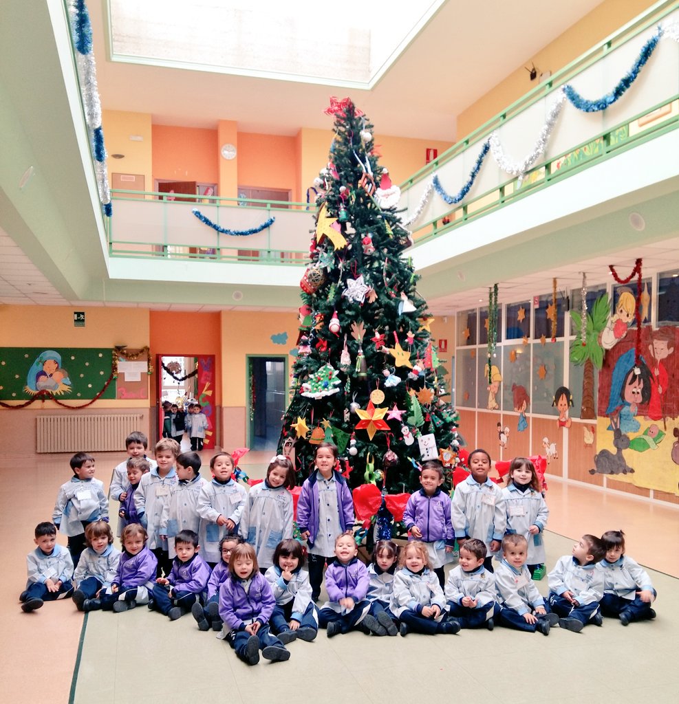 maristaszgz's tweet image. Nos preparamos para la Navidad