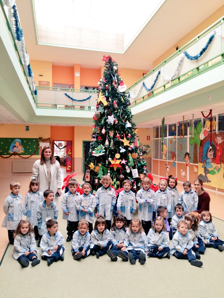 maristaszgz's tweet image. Nos preparamos para la Navidad